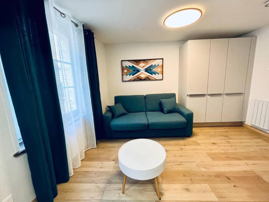 דירות סנליס Stylish Studio In The Center Of Senlis מראה חיצוני תמונה