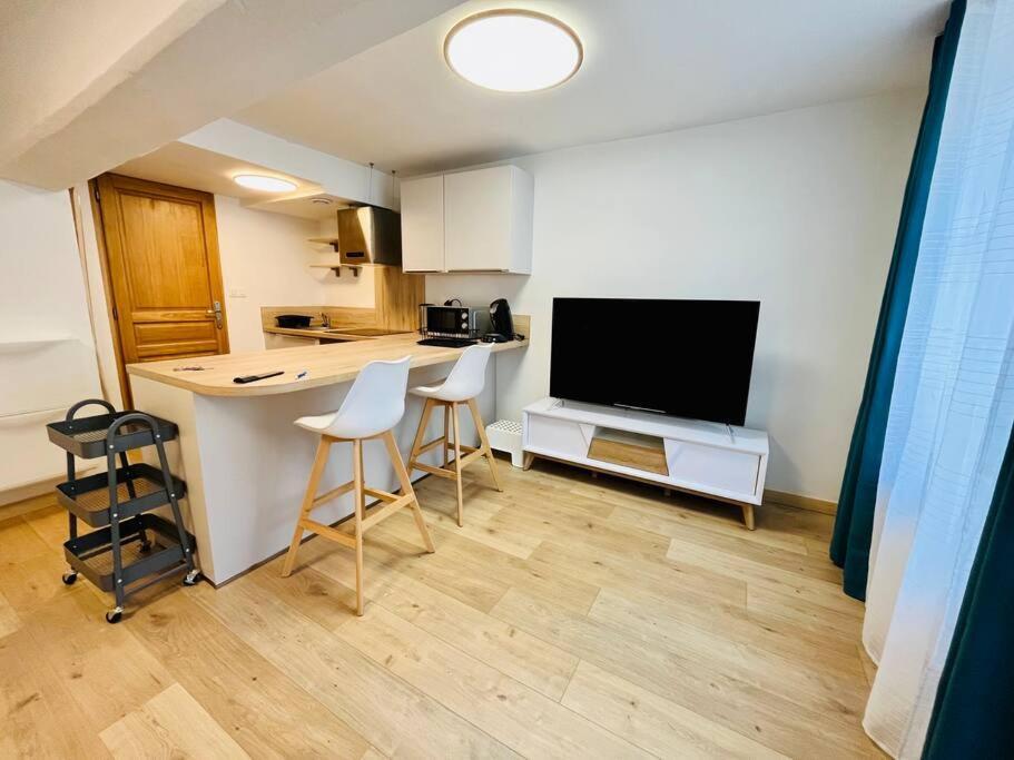 דירות סנליס Stylish Studio In The Center Of Senlis מראה חיצוני תמונה